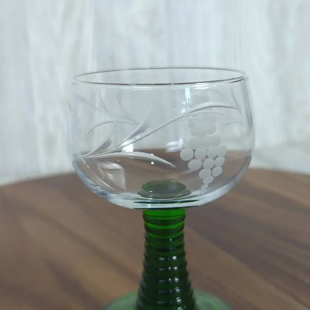 German Roemer Bockling Wine Glass Etched Grapes Design Beehive Green Stem
